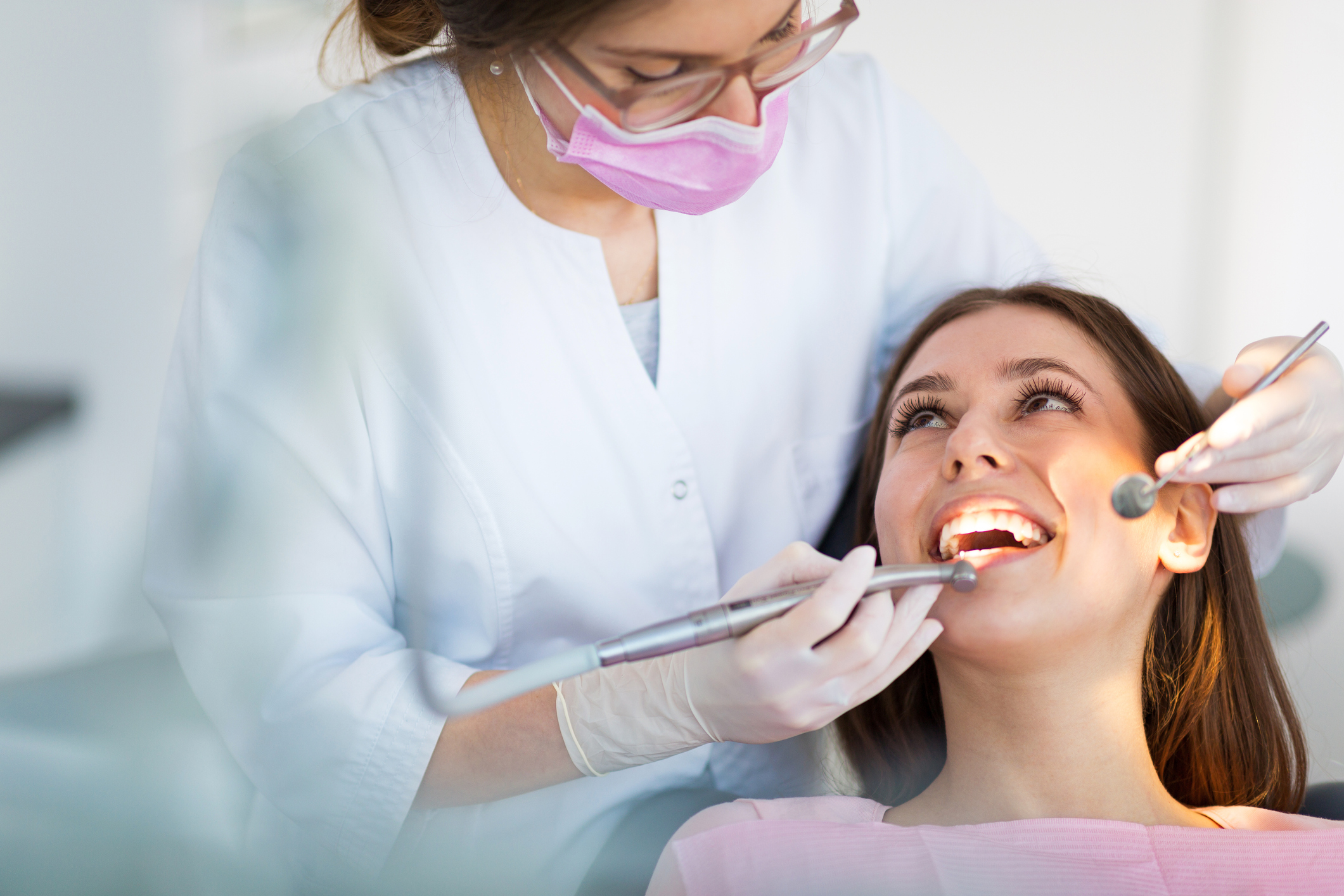 Aparat na zęby Praga Południe jak wybrać najwspanialszego dentystę?